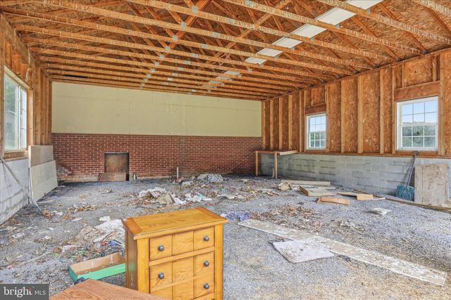 179 ROONEY RD, Hedgesville, WV 25427