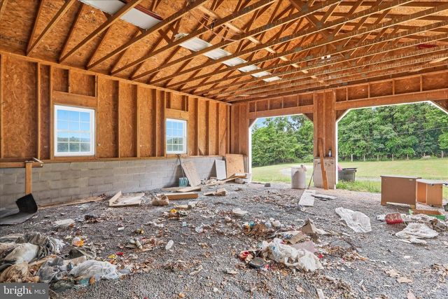 179 ROONEY RD, Hedgesville, WV 25427