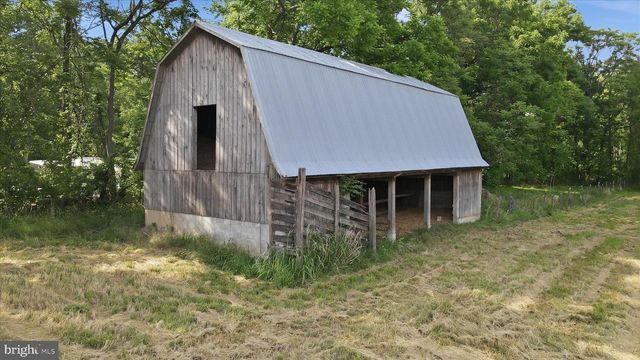 179 ROONEY RD, Hedgesville, WV 25427