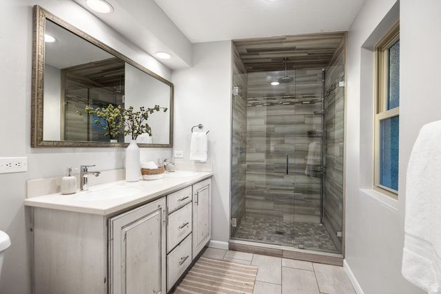 4868 S WALLACE LN, Salt Lake City, UT 84117