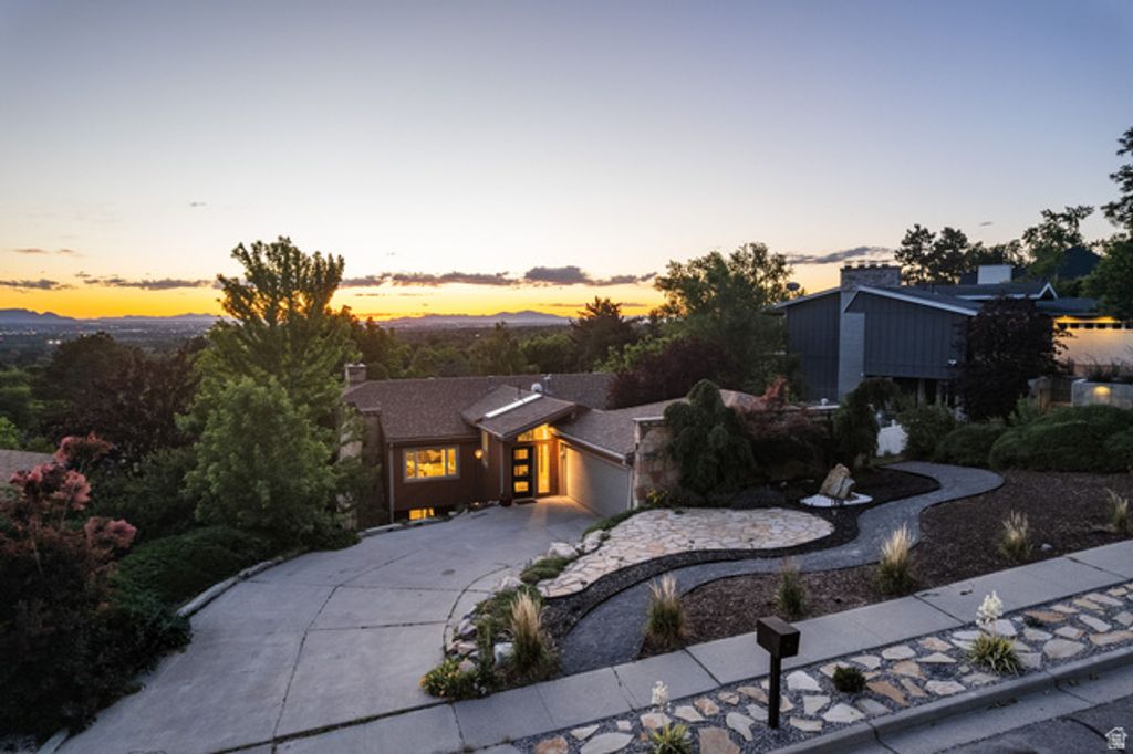 4868 S WALLACE LN, Salt Lake City, UT 84117