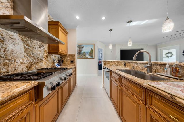 5862 W 2nd Ct, Hialeah, FL 33012