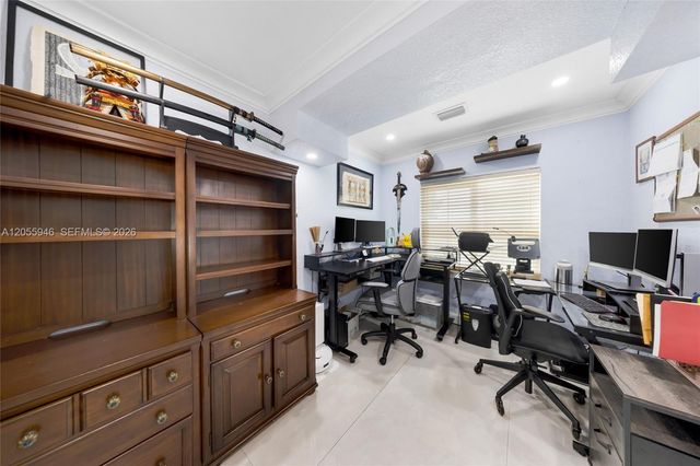 5862 W 2nd Ct, Hialeah, FL 33012