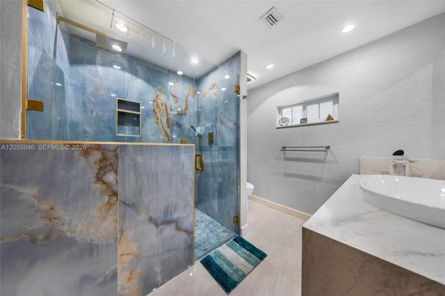 5862 W 2nd Ct, Hialeah, FL 33012