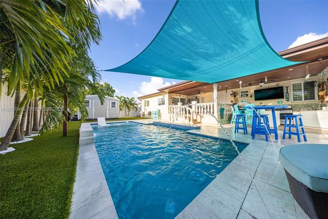 5862 W 2nd Ct, Hialeah, FL 33012