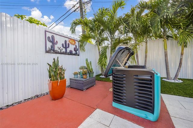 5862 W 2nd Ct, Hialeah, FL 33012