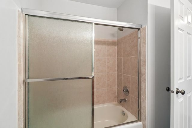 1102 Woodbury Lane D1, Wheeling, IL 60090