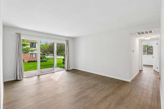 1102 Woodbury Lane D1, Wheeling, IL 60090