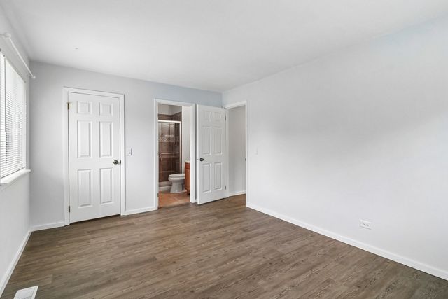 1102 Woodbury Lane D1, Wheeling, IL 60090