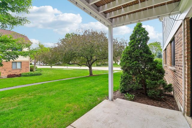 1102 Woodbury Lane D1, Wheeling, IL 60090