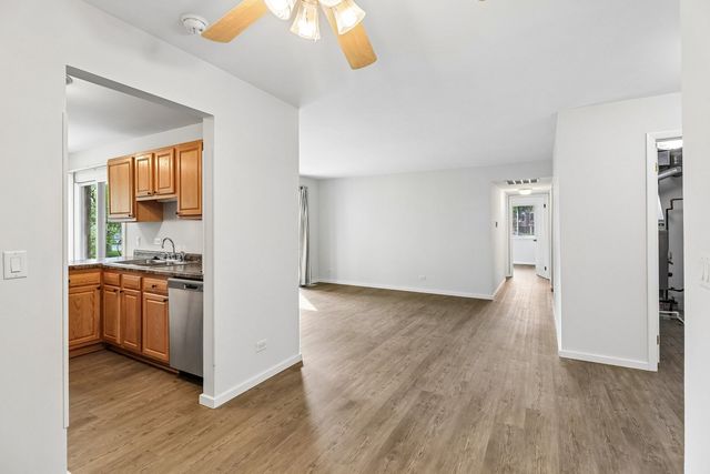 1102 Woodbury Lane D1, Wheeling, IL 60090