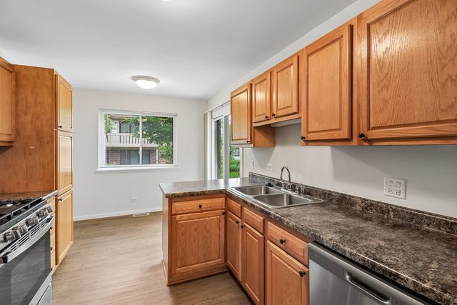 1102 Woodbury Lane D1, Wheeling, IL 60090