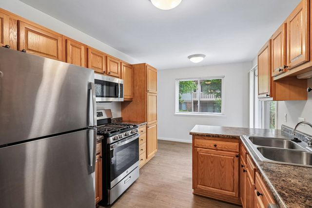1102 Woodbury Lane D1, Wheeling, IL 60090