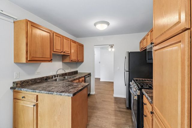 1102 Woodbury Lane D1, Wheeling, IL 60090