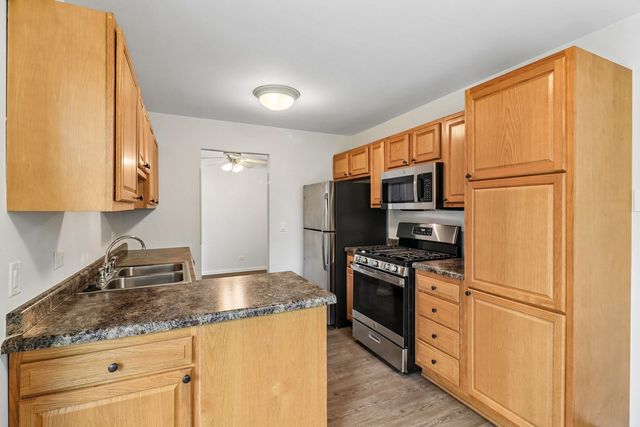 1102 Woodbury Lane D1, Wheeling, IL 60090