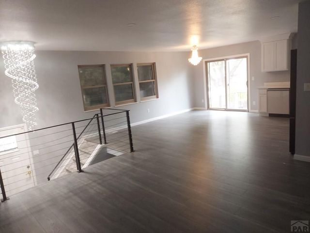 10 Verdosa Dr, Pueblo, CO 81005