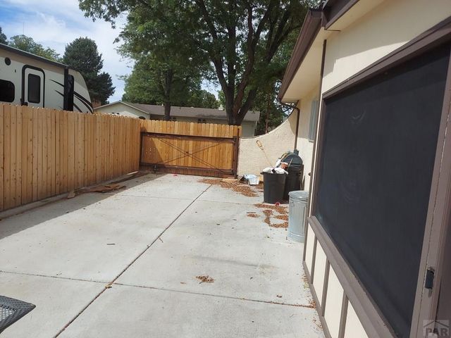 10 Verdosa Dr, Pueblo, CO 81005