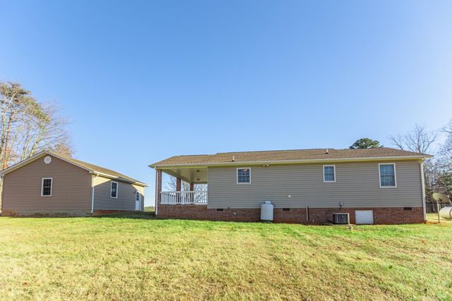 1975 Morning Star Road, Appomattox, VA 24522