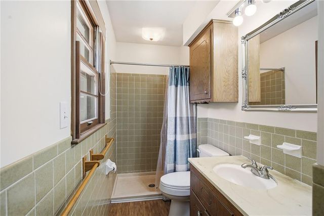 12009 E 61st Terrace, Kansas City, MO 64133