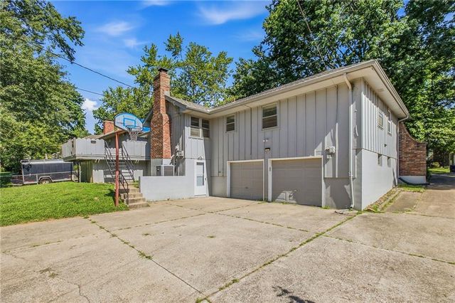 12009 E 61st Terrace, Kansas City, MO 64133