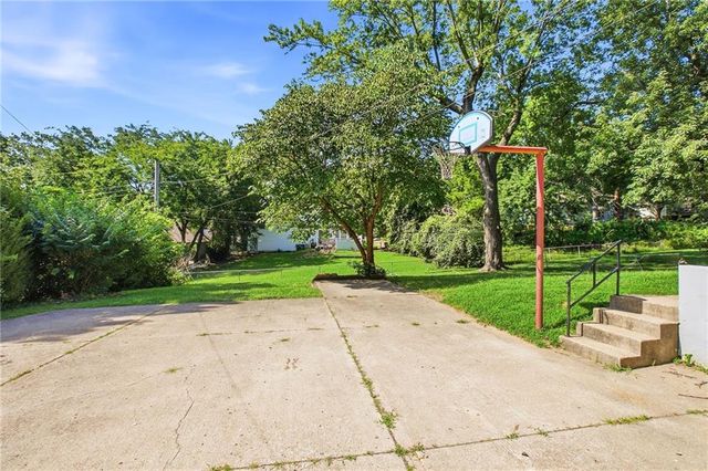12009 E 61st Terrace, Kansas City, MO 64133