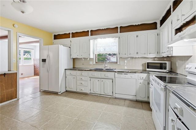 12009 E 61st Terrace, Kansas City, MO 64133