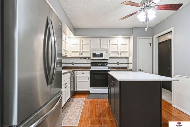 8021 Myrtle Street, Lincoln, NE 68506