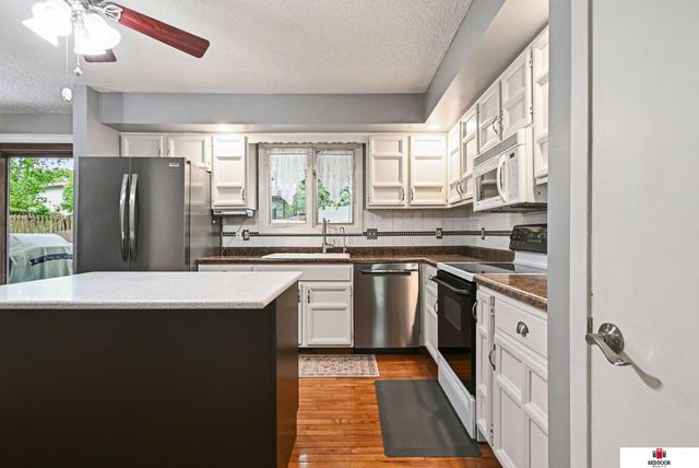8021 Myrtle Street, Lincoln, NE 68506