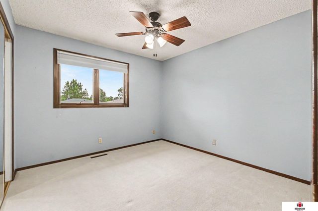 8021 Myrtle Street, Lincoln, NE 68506
