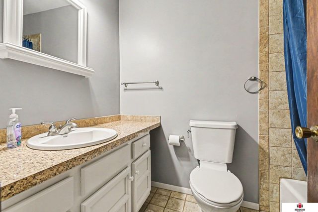 8021 Myrtle Street, Lincoln, NE 68506