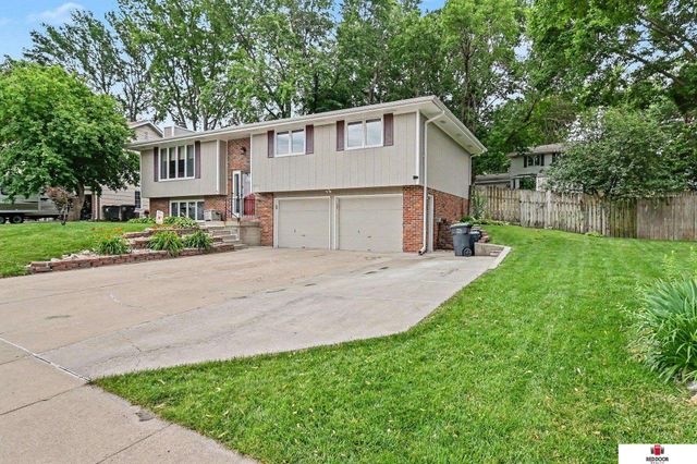 8021 Myrtle Street, Lincoln, NE 68506