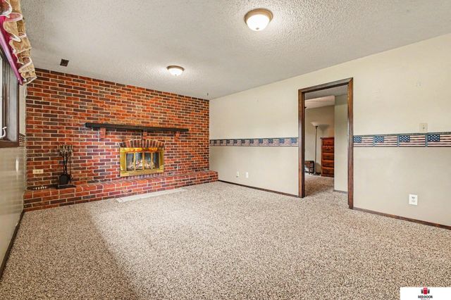 8021 Myrtle Street, Lincoln, NE 68506