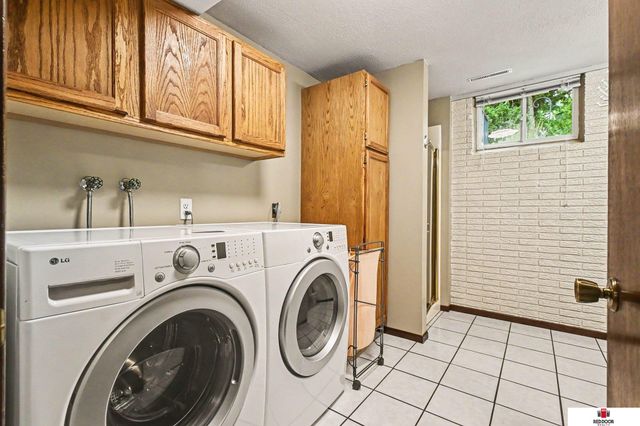 8021 Myrtle Street, Lincoln, NE 68506