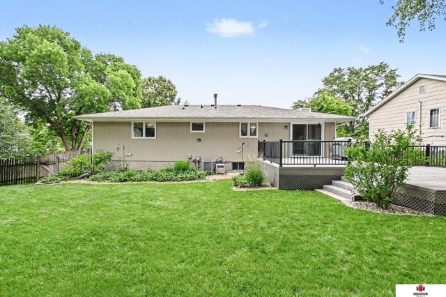 8021 Myrtle Street, Lincoln, NE 68506