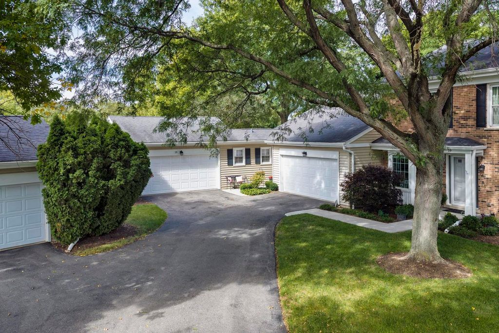 18 The Court Of Greenway Court, Northbrook, IL 60062 — exterior