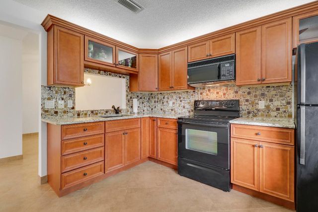 15364 Lakes Of Delray Boulevard 61, Delray Beach, FL 33484