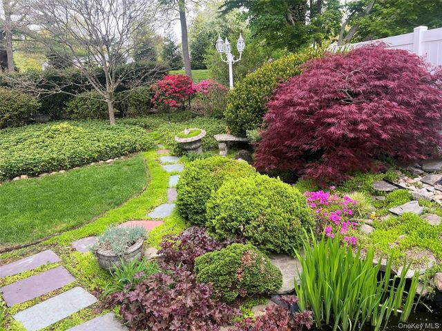 26 Wren Court, Northport, NY 11768