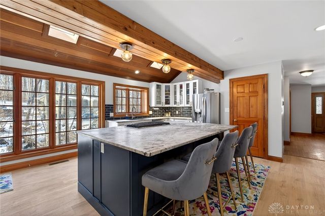 2810 E Spring Valley Pike, Dayton, OH 45458