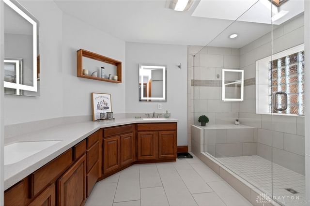 2810 E Spring Valley Pike, Dayton, OH 45458