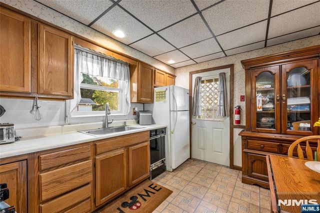 41 Wanaque Avenue, Wanaque, NJ 07420