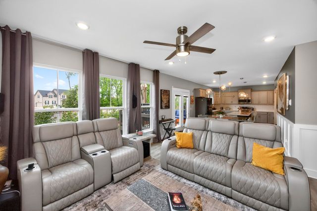 203 Strongpoint Dr, Hendersonville, TN 37075