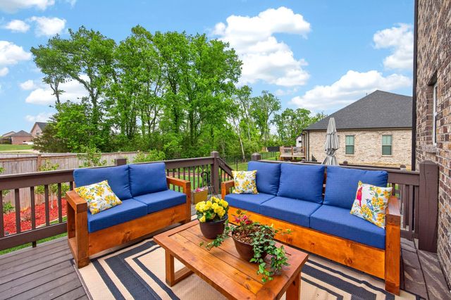 203 Strongpoint Dr, Hendersonville, TN 37075