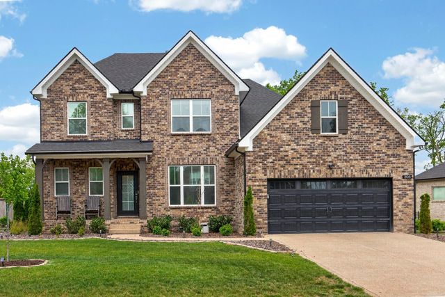 203 Strongpoint Dr, Hendersonville, TN 37075