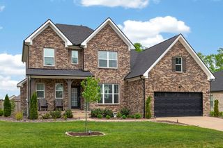 203 Strongpoint Dr, Hendersonville, TN 37075