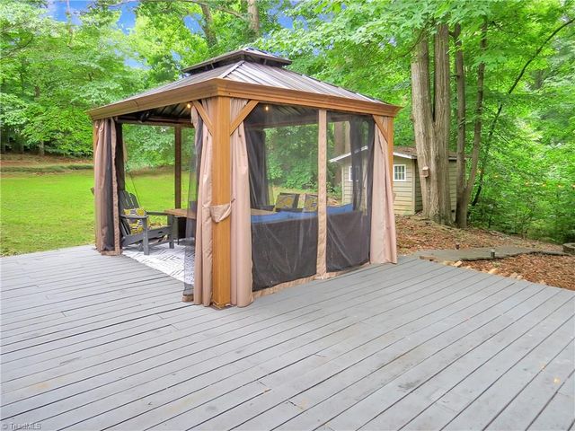 1205 Century Park Avenue, Kernersville, NC 27284