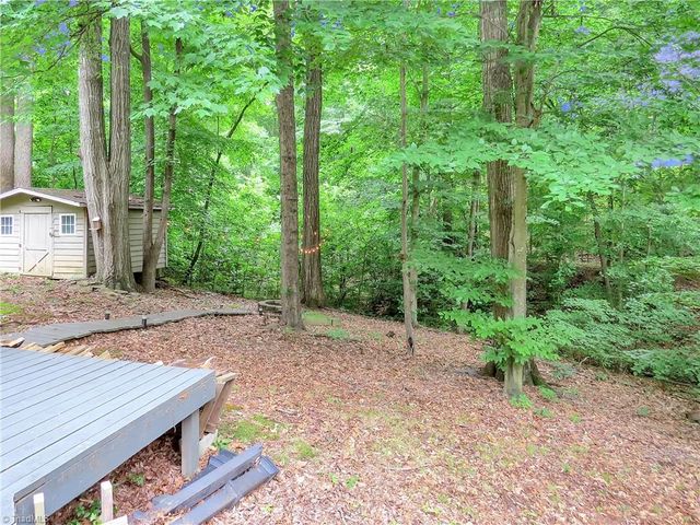 1205 Century Park Avenue, Kernersville, NC 27284