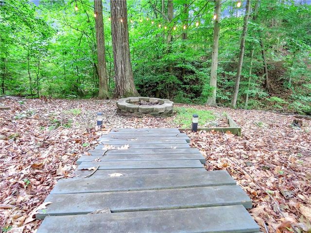 1205 Century Park Avenue, Kernersville, NC 27284