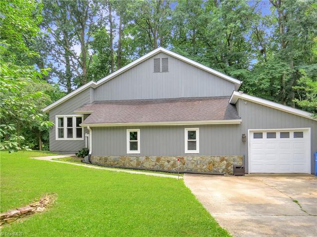 1205 Century Park Avenue, Kernersville, NC 27284
