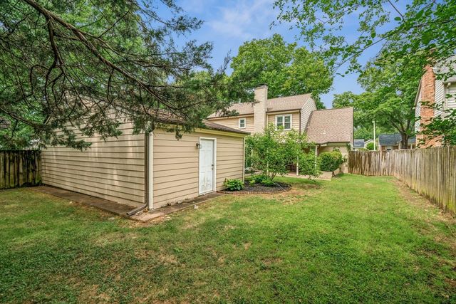 6955 BENT CREEK DR, Germantown, TN 38138
