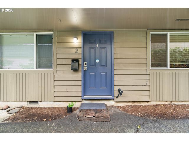 5730 Se CENTER St, Portland, OR 97206